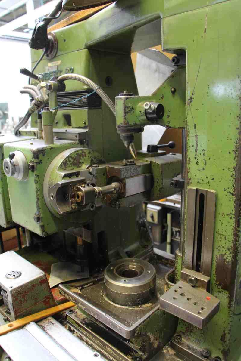 Lambert 82 Gear hobbing machine New and used machines