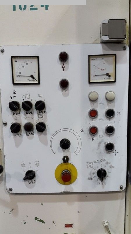 LIEBHERR L 901 Gear Hobbing Machine Vertical - Image 4 | WorldMach.com